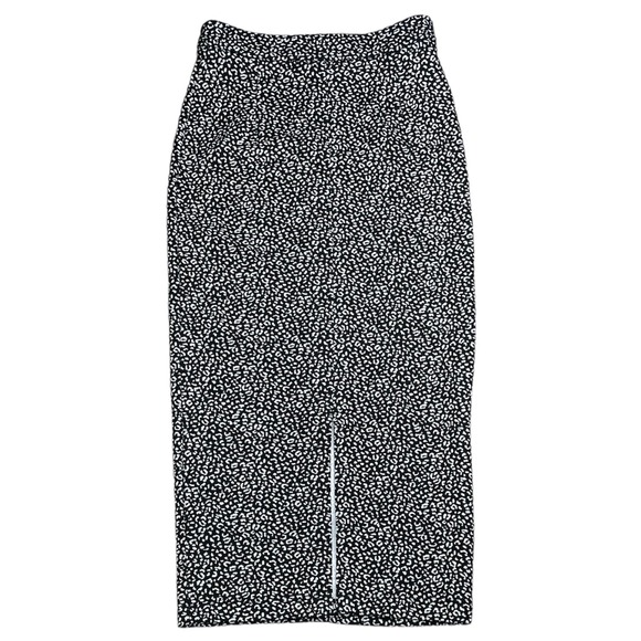 Banana Republic Dresses & Skirts - Banana Republic Black & White Cheetah Print Knit Pencil Skirt